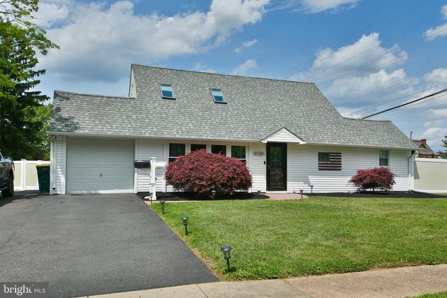 2 JOLLYBROOK RD, Levittown, PA 19056