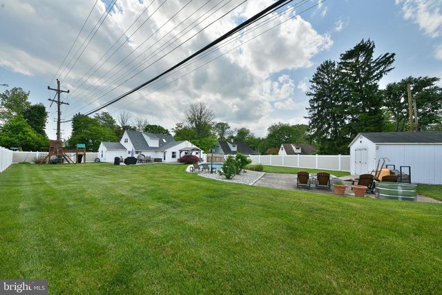 2 JOLLYBROOK RD, Levittown, PA 19056