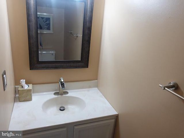 5 CHRISTOPHER RD, Voorhees, NJ 08043