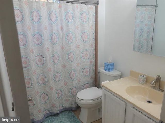 5 CHRISTOPHER RD, Voorhees, NJ 08043