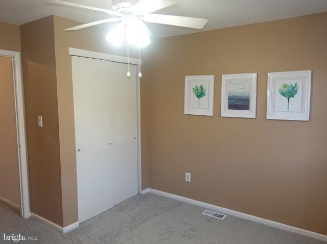 5 CHRISTOPHER RD, Voorhees, NJ 08043