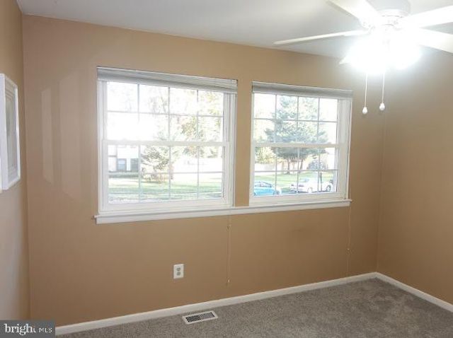 5 CHRISTOPHER RD, Voorhees, NJ 08043