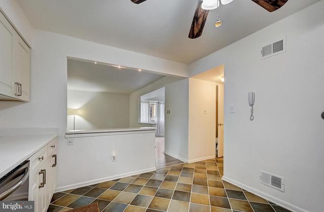 5 CHRISTOPHER RD, Voorhees, NJ 08043
