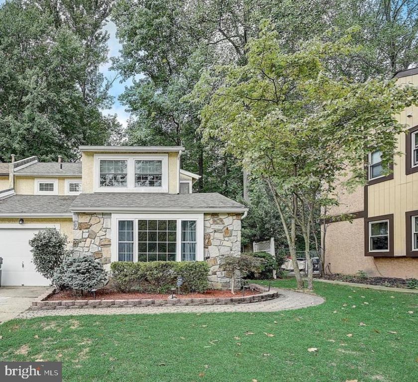 5 CHRISTOPHER RD, Voorhees, NJ 08043
