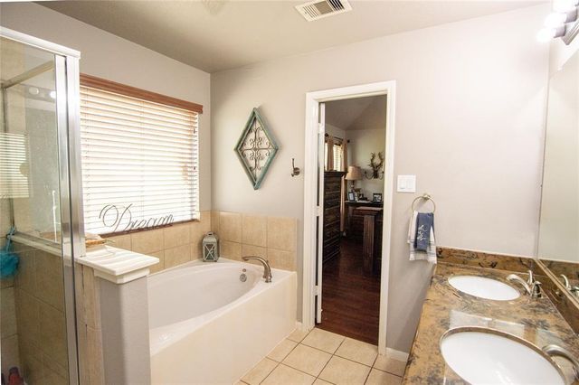 8134 Silent Deep Drive, Rosenberg, TX 77469