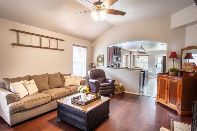 8134 Silent Deep Drive, Rosenberg, TX 77469