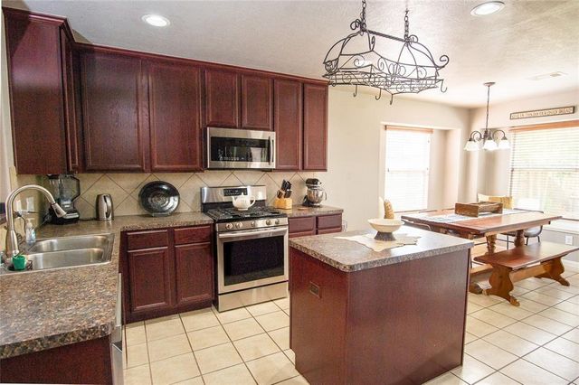 8134 Silent Deep Drive, Rosenberg, TX 77469