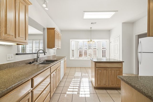 129 Los Cedros Loop, Kerrville, TX 78028