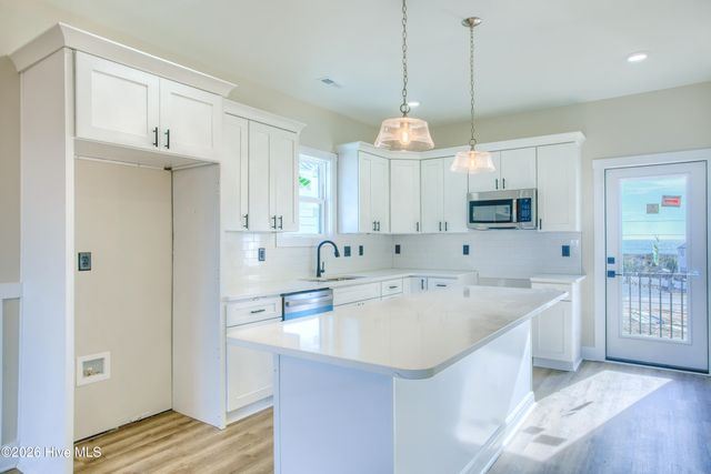 717 N New River Drive B, Holly Ridge, NC 28445