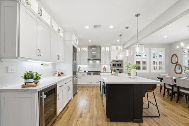 101 Willow Oak Dr, Pleasant Hill, CA 94523