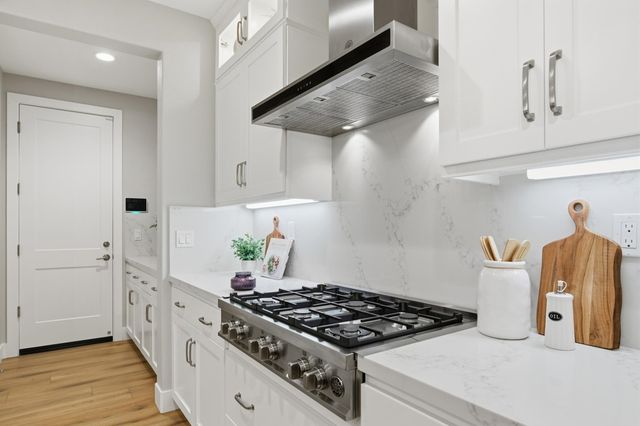 101 Willow Oak Dr, Pleasant Hill, CA 94523