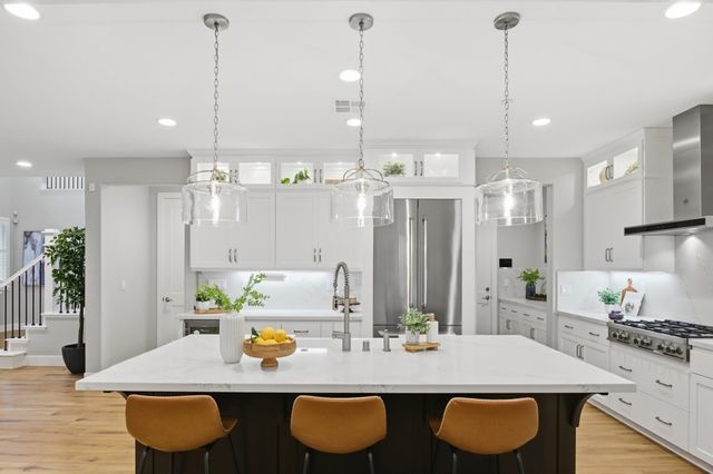 101 Willow Oak Dr, Pleasant Hill, CA 94523