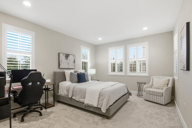 101 Willow Oak Dr, Pleasant Hill, CA 94523