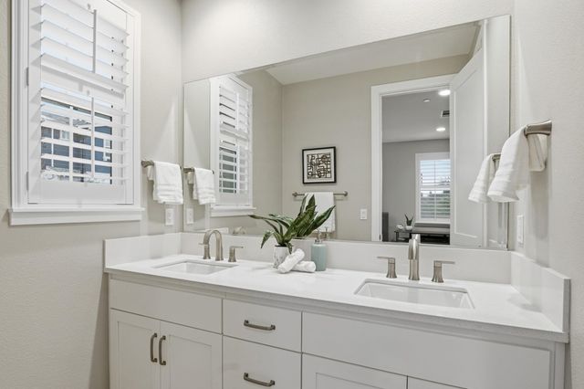 101 Willow Oak Dr, Pleasant Hill, CA 94523