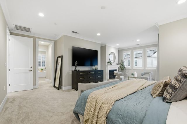 101 Willow Oak Dr, Pleasant Hill, CA 94523