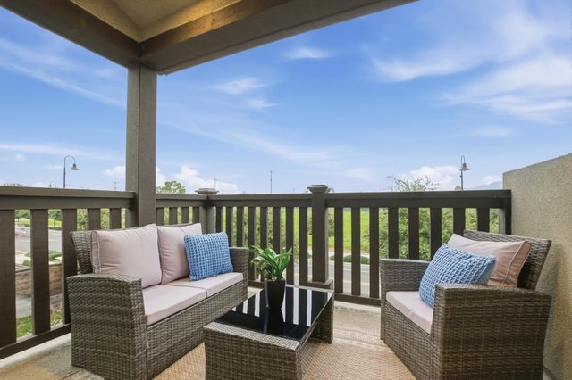 101 Willow Oak Dr, Pleasant Hill, CA 94523