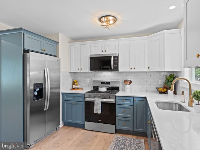 2907 LAKESIDE DR, Williamstown, NJ 08094