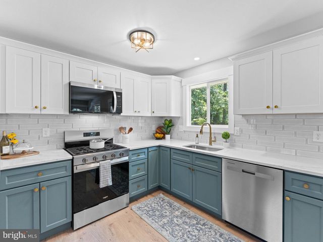 2907 LAKESIDE DR, Williamstown, NJ 08094