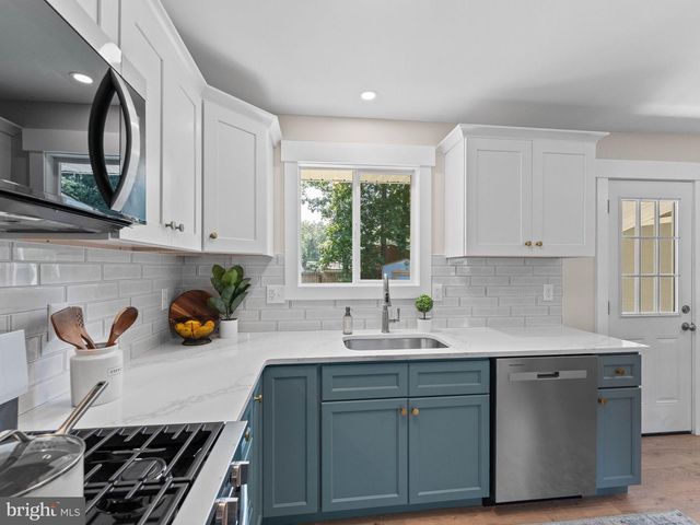 2907 LAKESIDE DR, Williamstown, NJ 08094