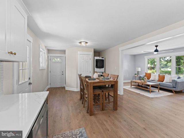 2907 LAKESIDE DR, Williamstown, NJ 08094