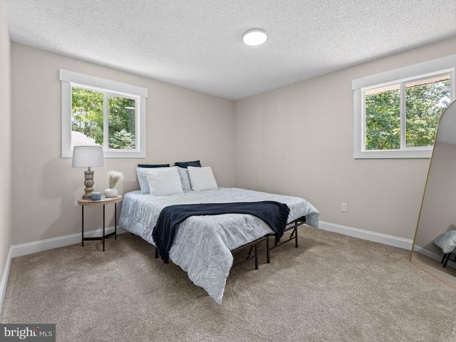 2907 LAKESIDE DR, Williamstown, NJ 08094