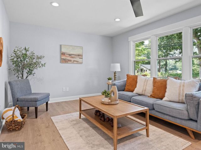 2907 LAKESIDE DR, Williamstown, NJ 08094