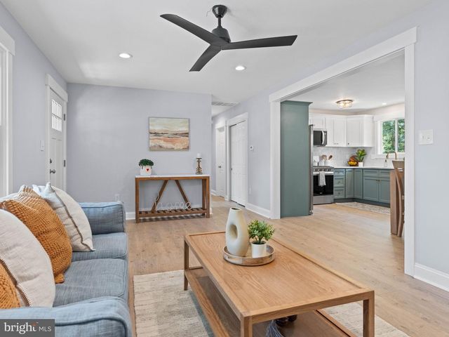 2907 LAKESIDE DR, Williamstown, NJ 08094