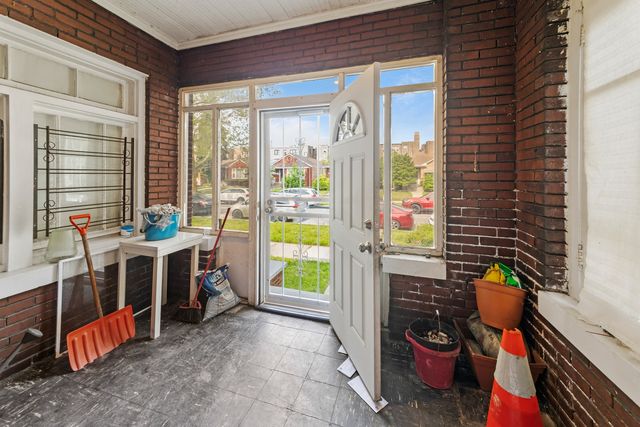 7637 S Ridgeland Avenue, Chicago, IL 60649