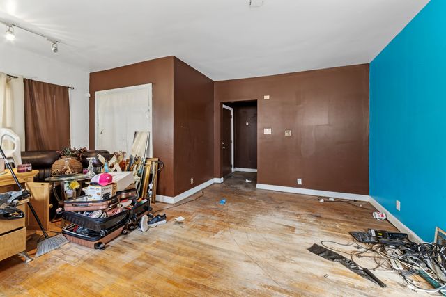 7637 S Ridgeland Avenue, Chicago, IL 60649
