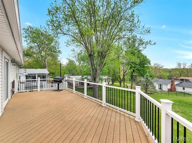 2648 Baltusrol Drive, St Louis, MO 63129