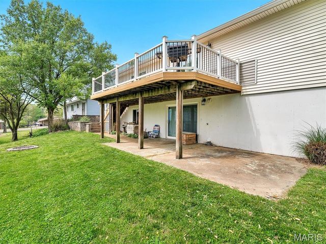 2648 Baltusrol Drive, St Louis, MO 63129