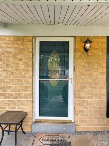 2648 Baltusrol Drive, St Louis, MO 63129