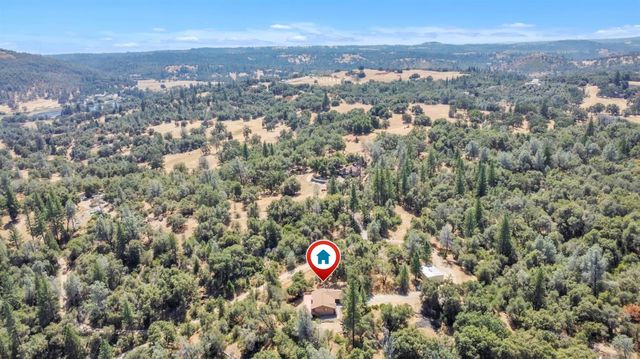 7570 Van Pooka Ct, Somerset, CA 95684