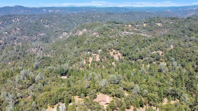 7570 Van Pooka Ct, Somerset, CA 95684