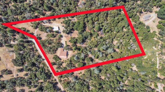 7570 Van Pooka Ct, Somerset, CA 95684