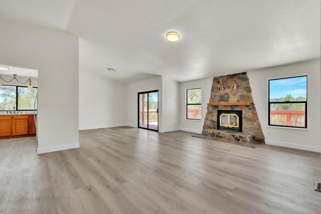 7570 Van Pooka Ct, Somerset, CA 95684