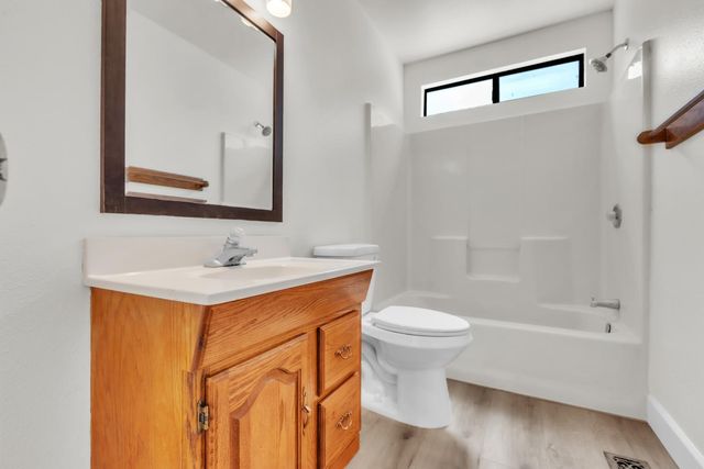 7570 Van Pooka Ct, Somerset, CA 95684