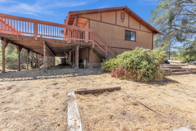 7570 Van Pooka Ct, Somerset, CA 95684