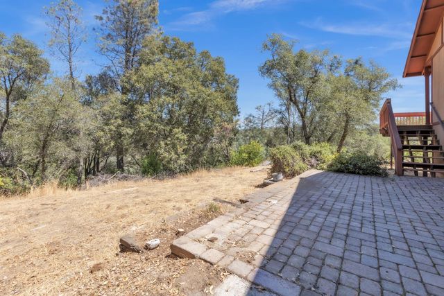 7570 Van Pooka Ct, Somerset, CA 95684