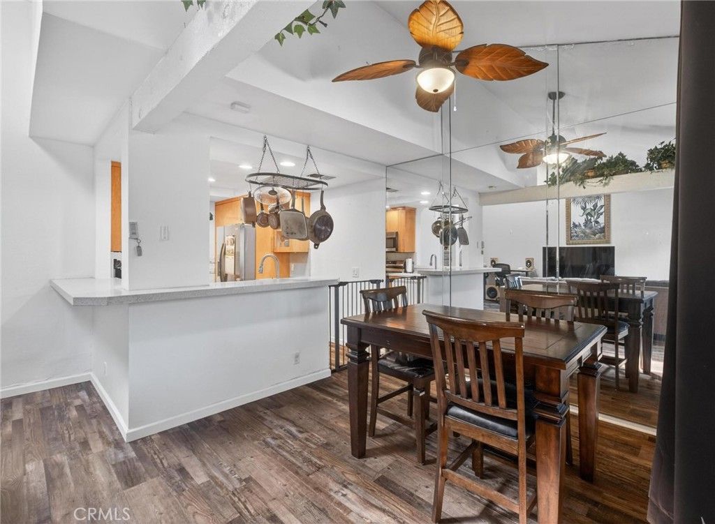 Image 10 of property listing at 722 W 223rd 2, Torrance, CA 90502