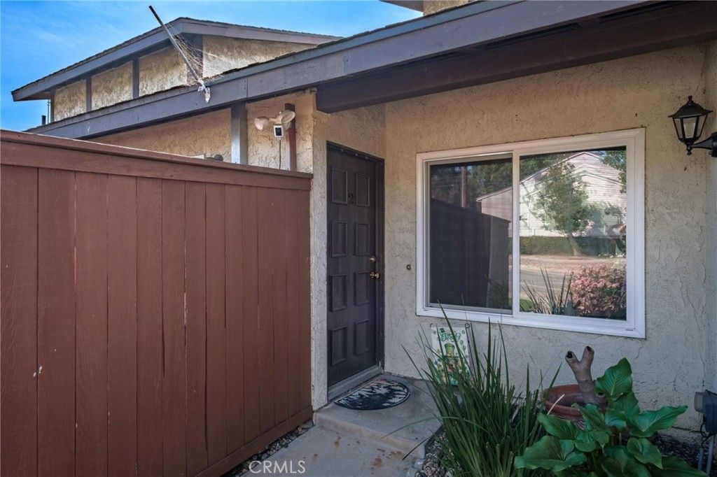 Image 6 of property listing at 722 W 223rd 2, Torrance, CA 90502