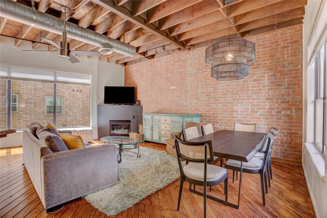 702 W Clay Street, Houston, TX 77019