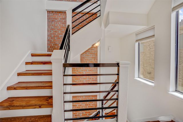 702 W Clay Street, Houston, TX 77019