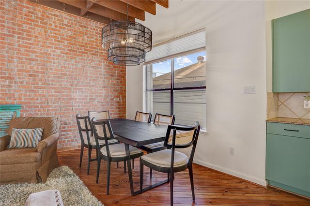 702 W Clay Street, Houston, TX 77019