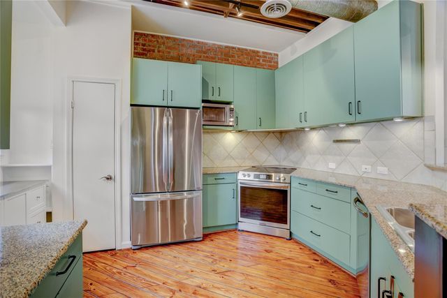 702 W Clay Street, Houston, TX 77019