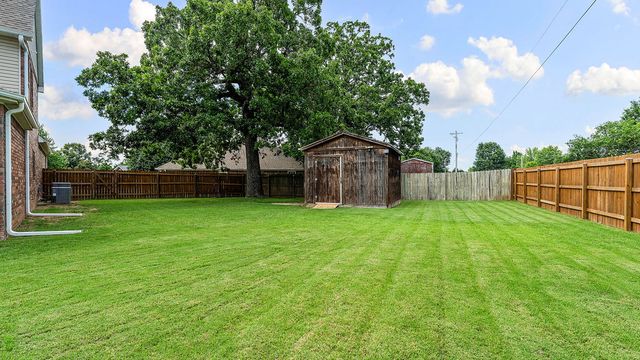 6425 W Pagosa Place, Fayetteville, AR 72704