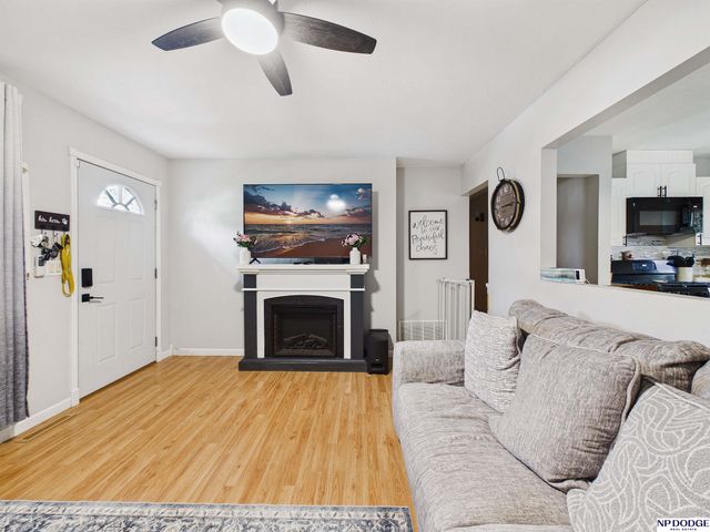 7534 Chandler Hills Drive, Bellevue, NE 68147