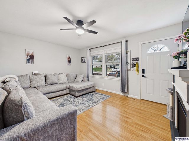 7534 Chandler Hills Drive, Bellevue, NE 68147