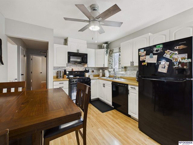 7534 Chandler Hills Drive, Bellevue, NE 68147