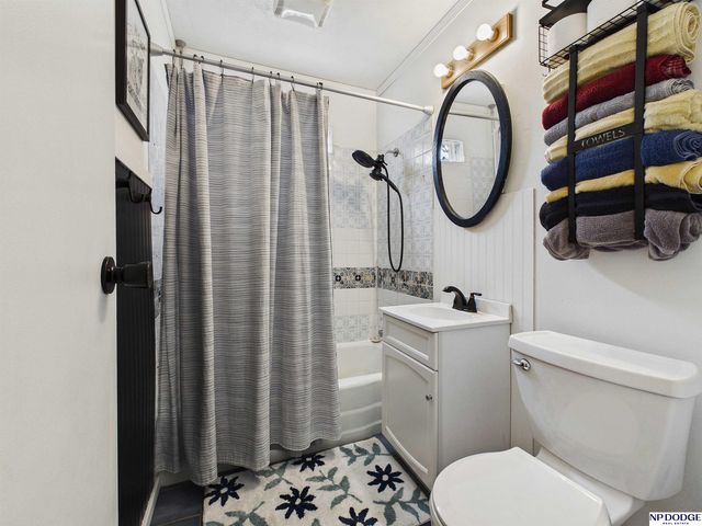 7534 Chandler Hills Drive, Bellevue, NE 68147